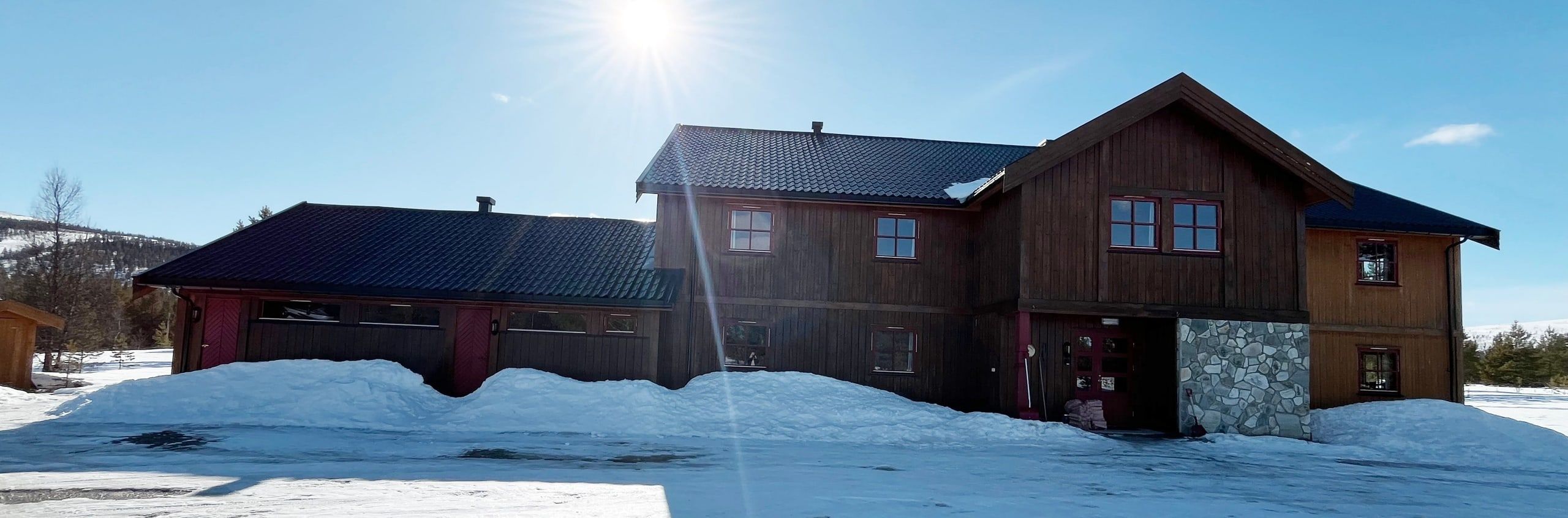 Femundsundet Storhytte en solrik vinterdag